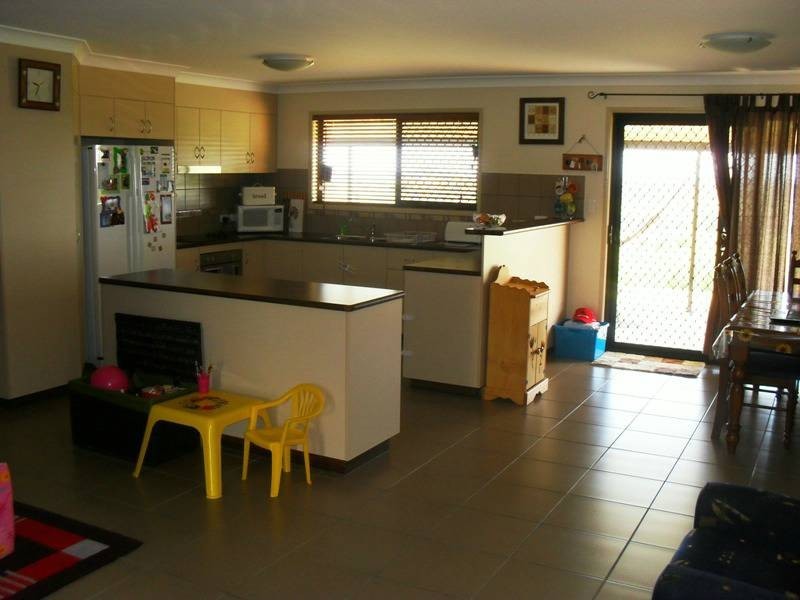 10 North Kerton Road, Nanango QLD 4615
