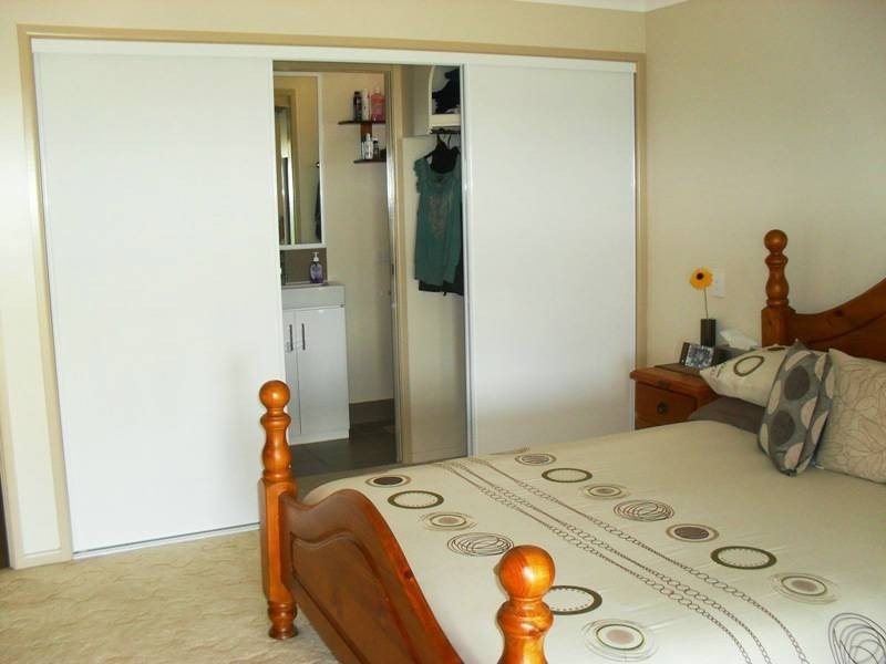 10 North Kerton Road, Nanango QLD 4615