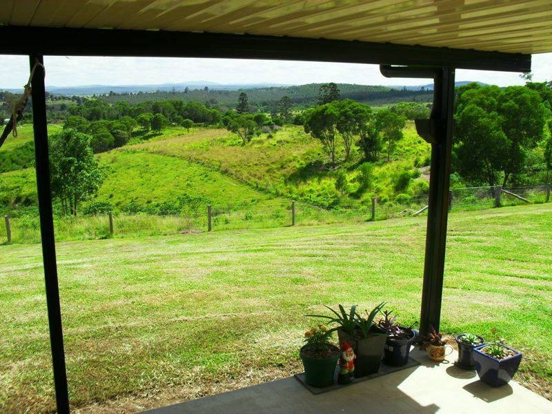 10 North Kerton Road, Nanango QLD 4615