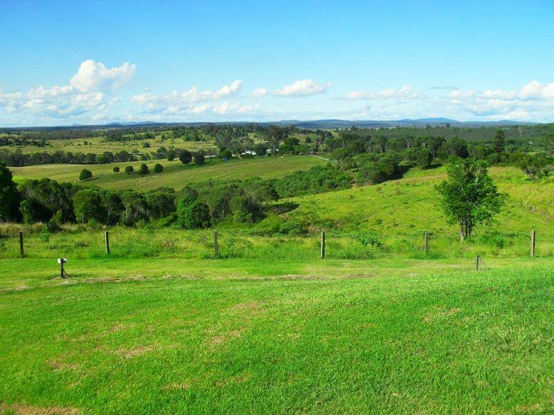 10 North Kerton Road, Nanango QLD 4615