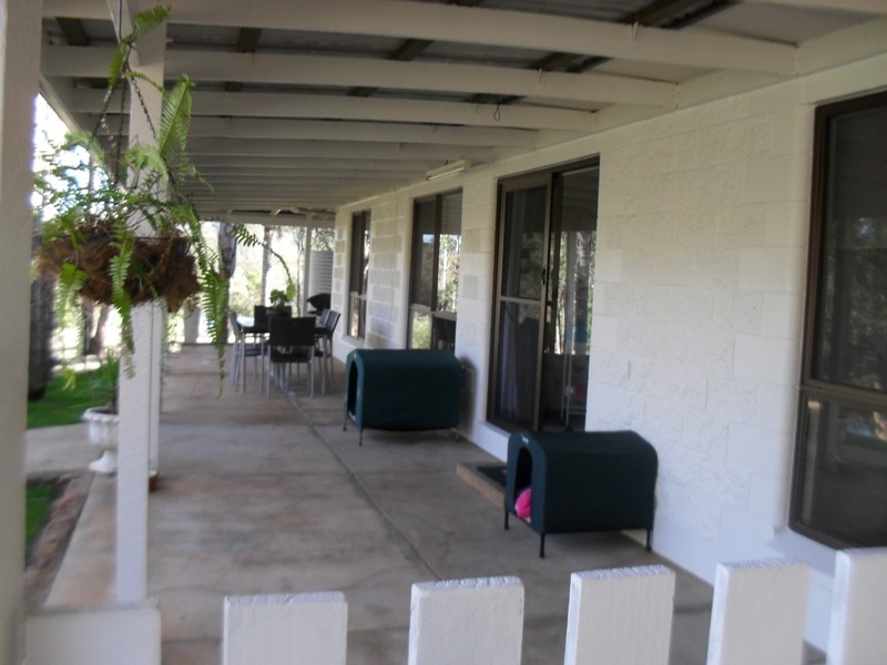 234 Malar Crescent, Nanango QLD 4615