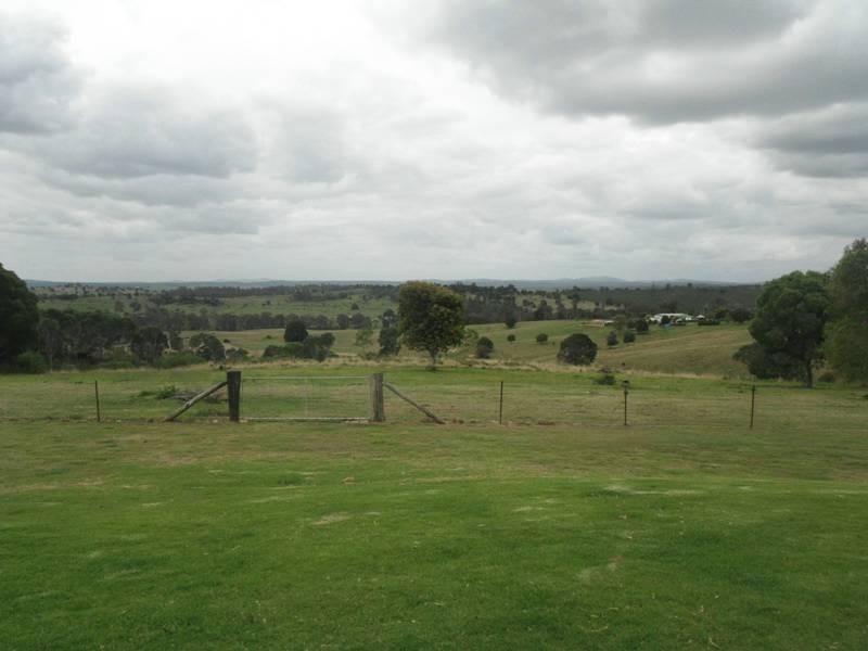 34 North Kerton Road, Nanango QLD 4615