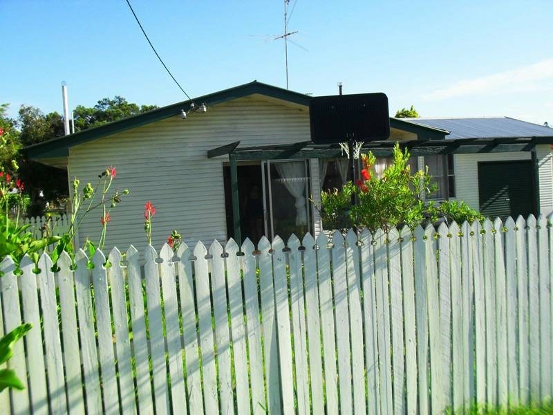 6 McDaniell Street, Yarraman QLD 4614