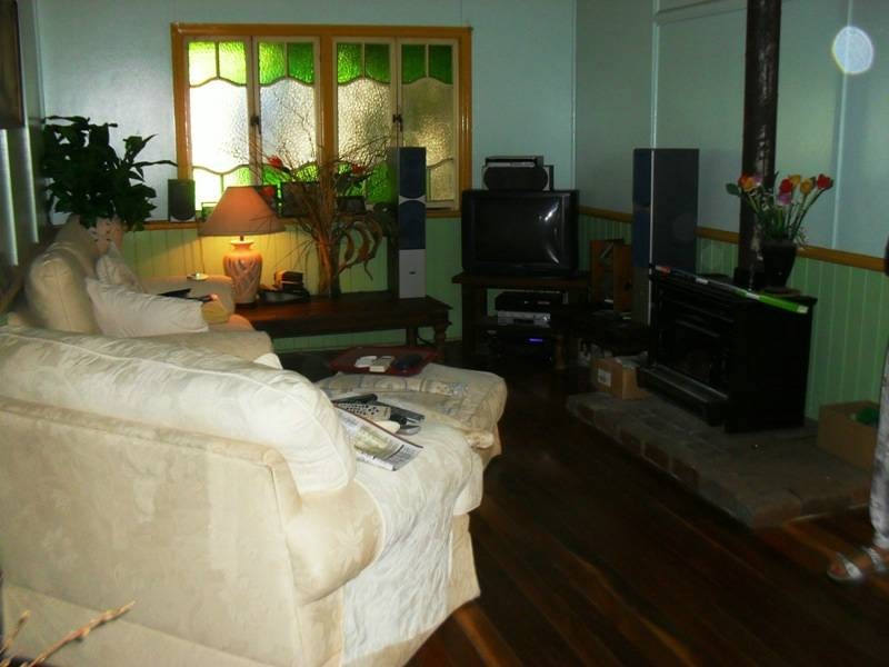 54 Gipps Street, Nanango QLD 4615