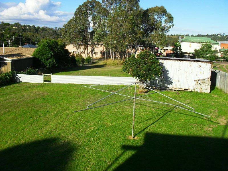 54 Gipps Street, Nanango QLD 4615