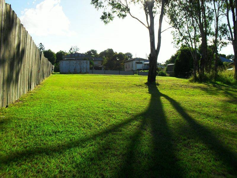 54 Gipps Street, Nanango QLD 4615