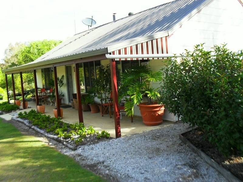 213 Carbeen Crescent, Nanango QLD 4615