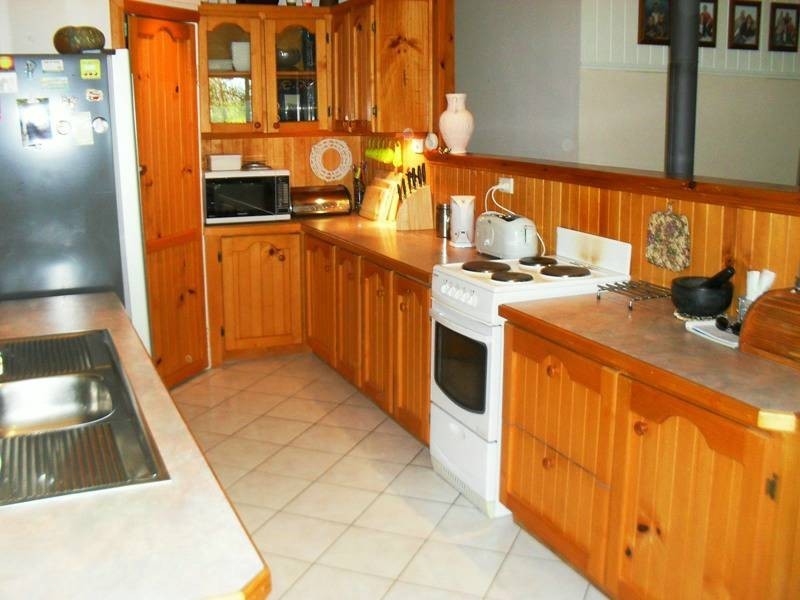 213 Carbeen Crescent, Nanango QLD 4615