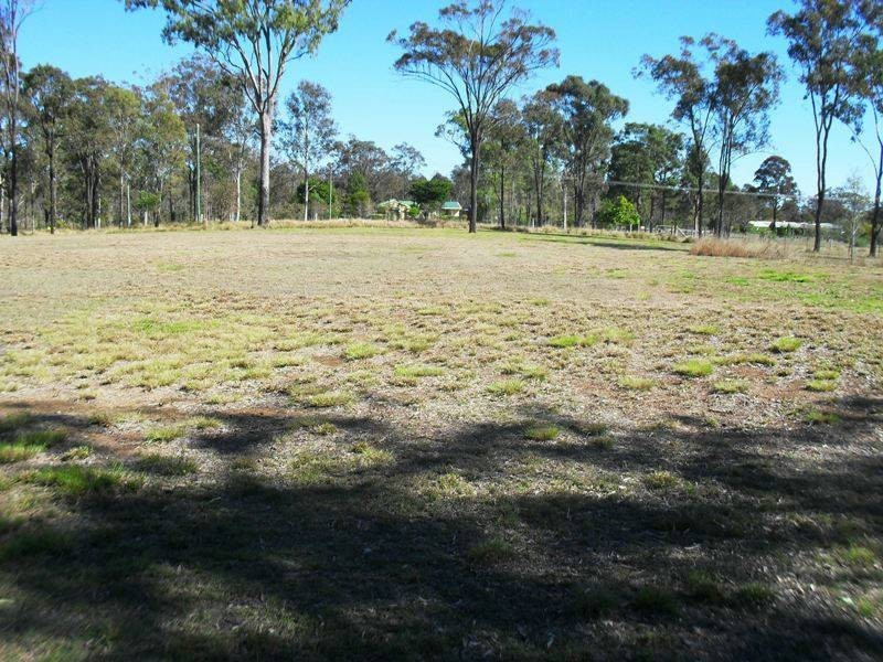 53 Oliver Road, Nanango QLD 4615