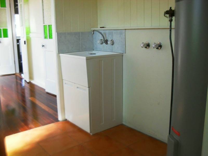 32 Elk Street, Nanango QLD 4615