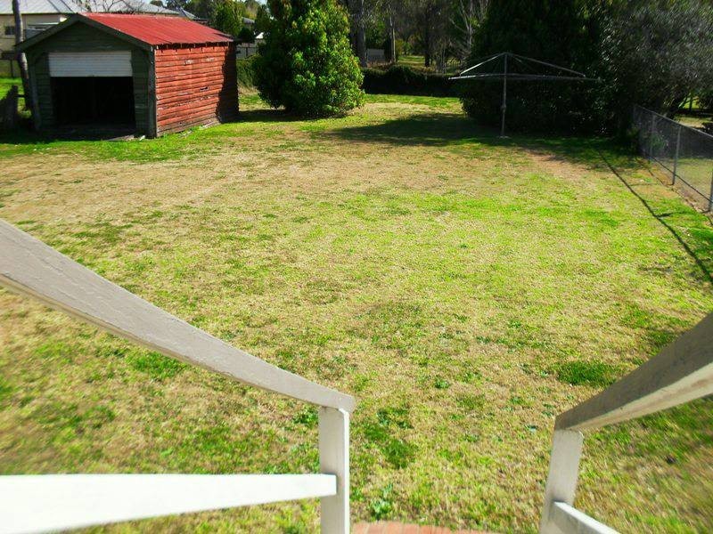 32 Elk Street, Nanango QLD 4615