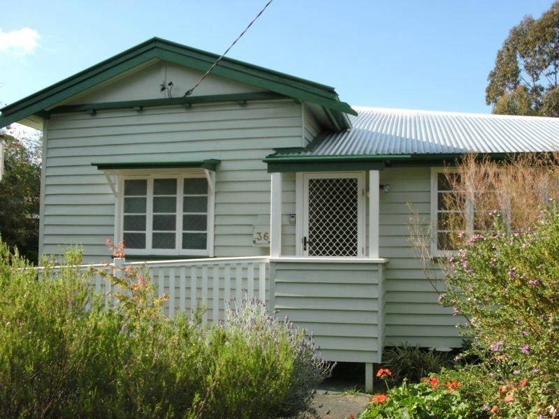 36 Elk Street, Nanango QLD 4615