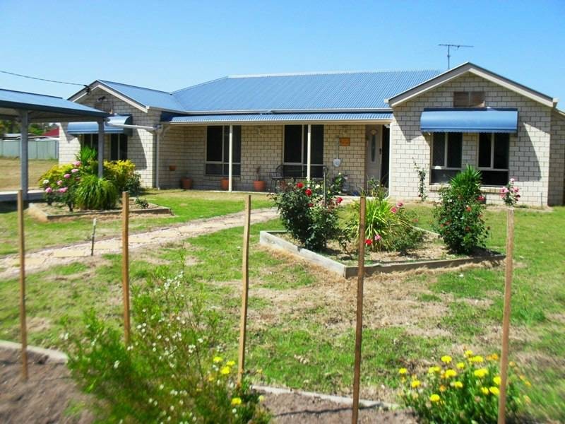 7 Hawthorne Street, Nanango QLD 4615