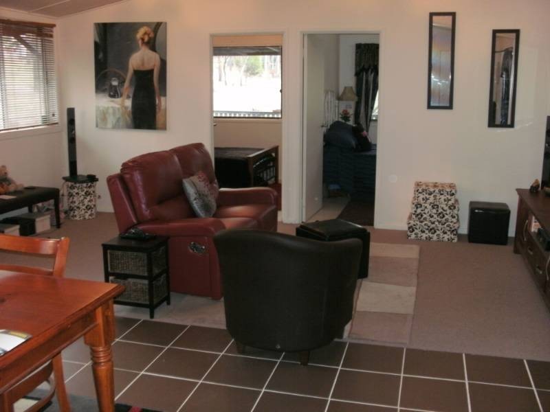91 Malar Crescent, Nanango QLD 4615