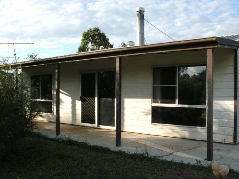 60 Grey Street, Nanango QLD 4615