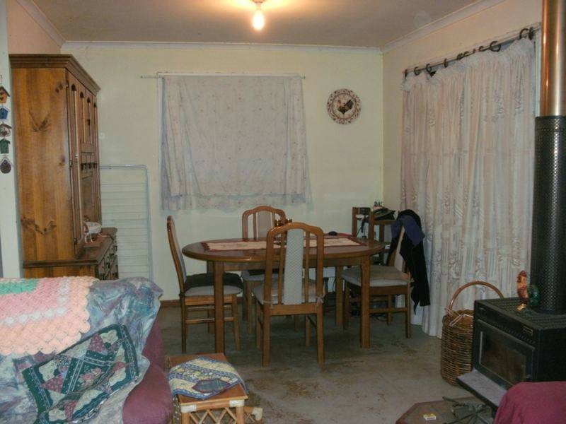 60 Grey Street, Nanango QLD 4615