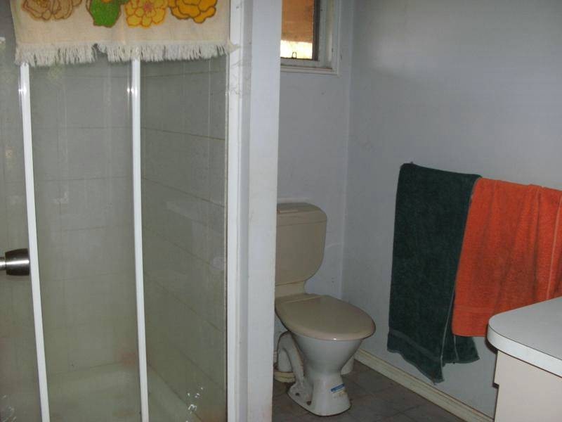 60 Grey Street, Nanango QLD 4615