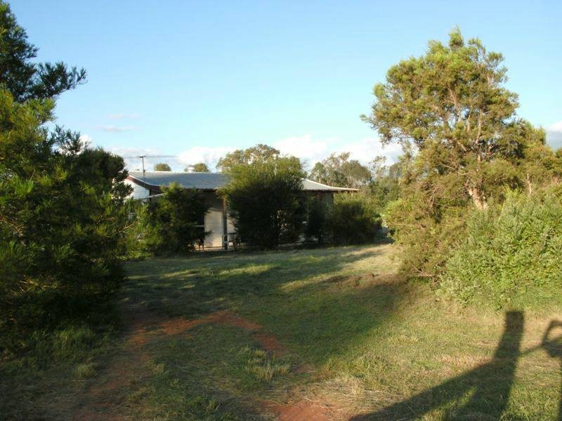 60 Grey Street, Nanango QLD 4615