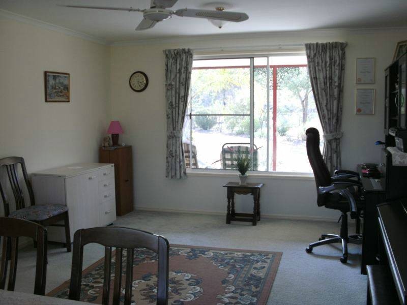 254 Carbeen Crescent, Nanango QLD 4615