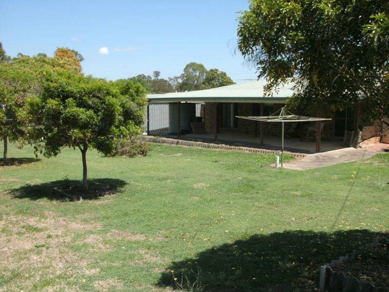27 Hay Street, Nanango QLD 4615