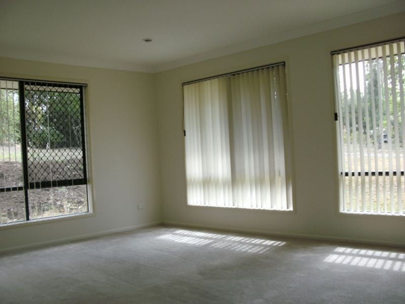 30 Templeton Road, Nanango QLD 4615