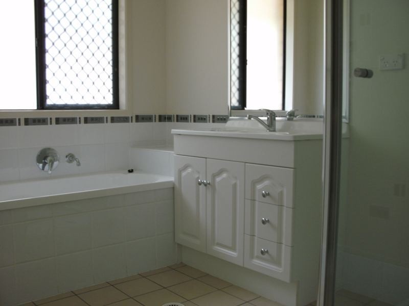 30 Templeton Road, Nanango QLD 4615