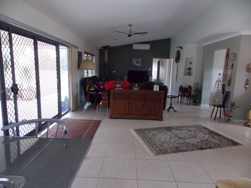 35 Tara Avenue, Nanango QLD 4615