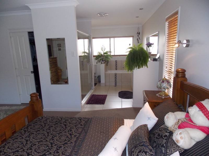 35 Tara Avenue, Nanango QLD 4615