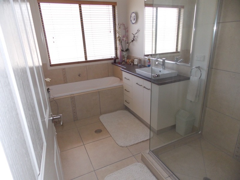 35 Tara Avenue, Nanango QLD 4615