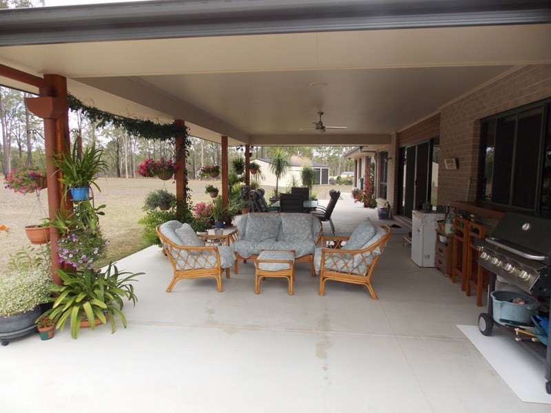 35 Tara Avenue, Nanango QLD 4615