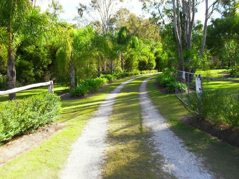 213 Carbeen Crescent, Nanango QLD 4615