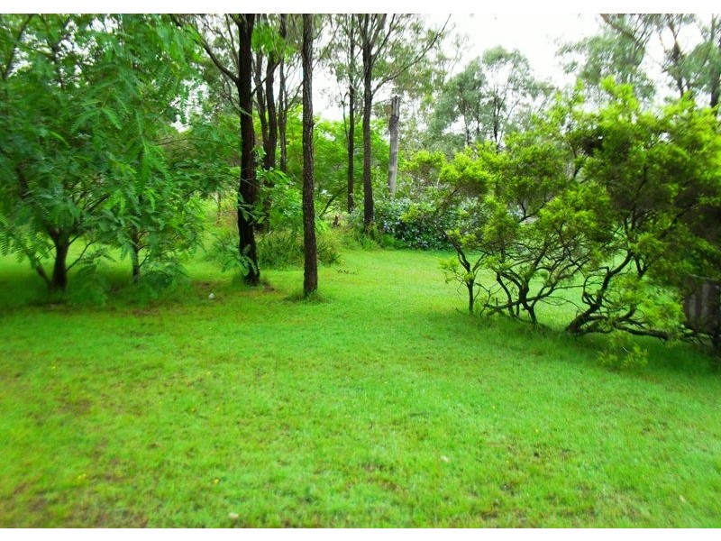 227 Carbeen Crescent, Nanango QLD 4615