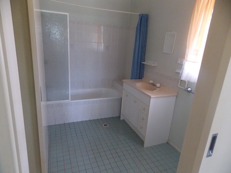 90 Elouera Drive, Nanango QLD 4615