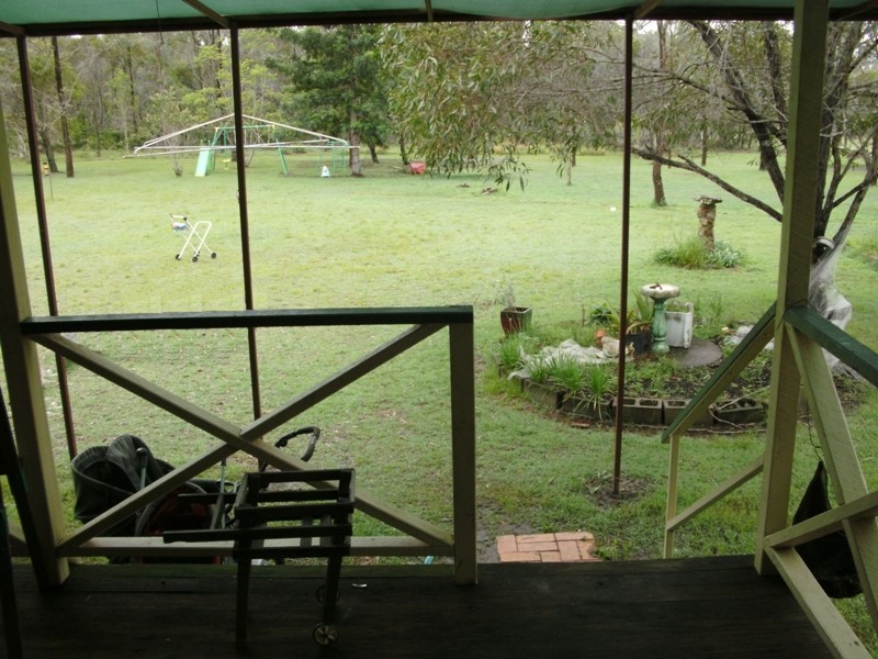 90 Elouera Drive, Nanango QLD 4615