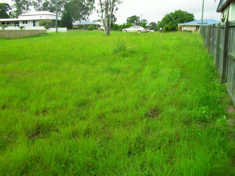 4 Hawthorne Street, Nanango QLD 4615