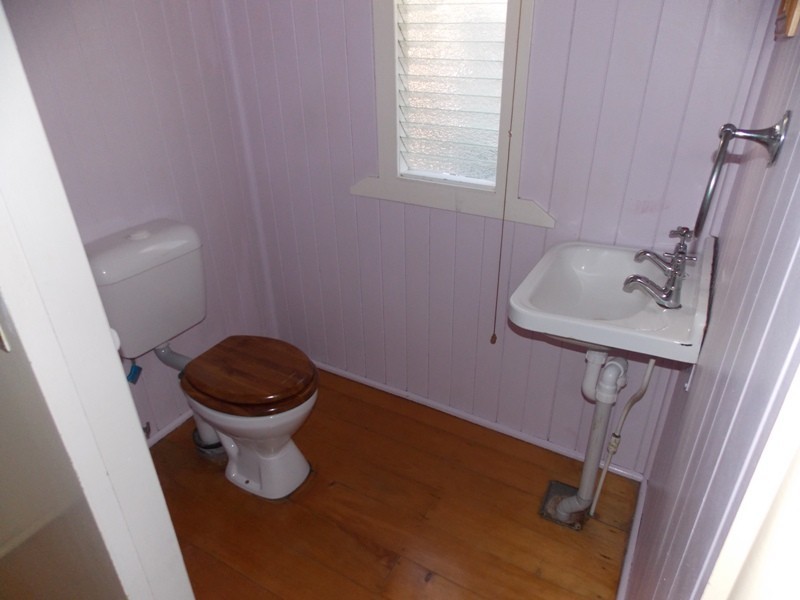 41 Chester Street, Nanango QLD 4615