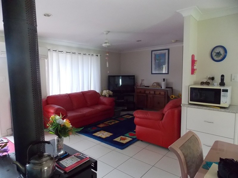 10 Dalkeith Street, Nanango QLD 4615