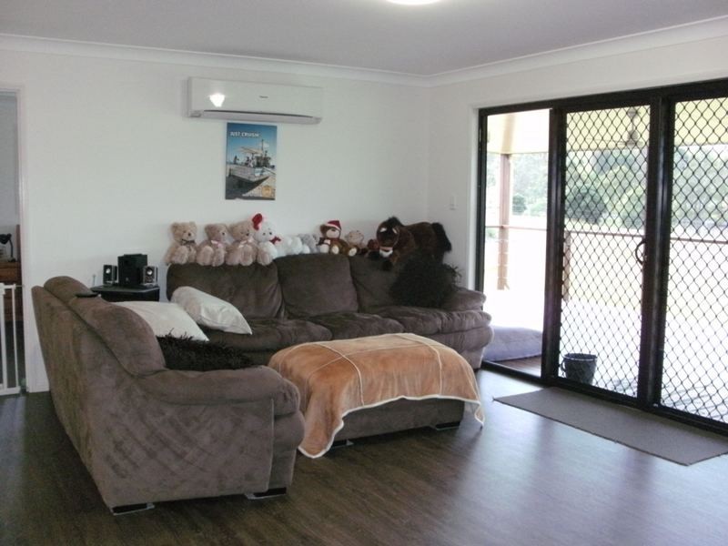 118 Hamilton Road, Nanango QLD 4615