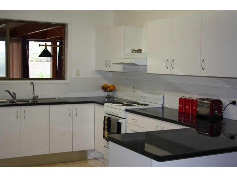 1 Club Court, Nanango QLD 4615