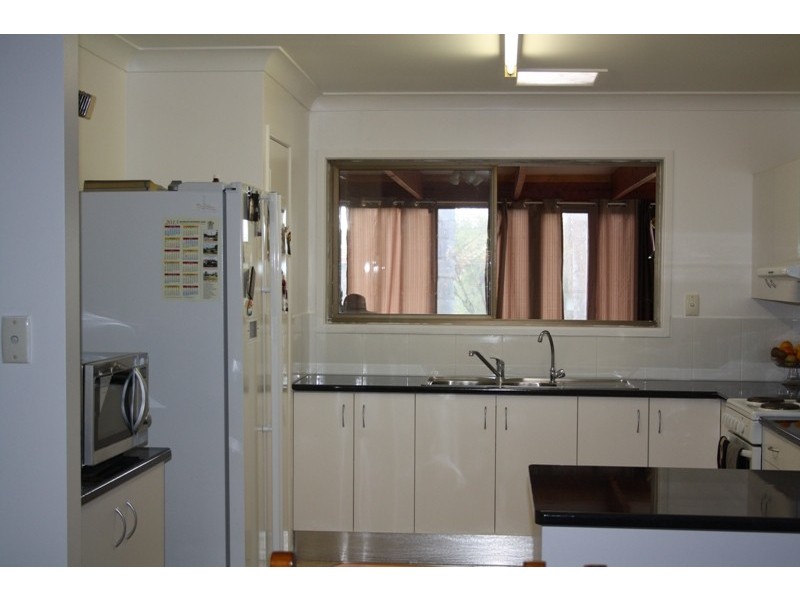1 Club Court, Nanango QLD 4615