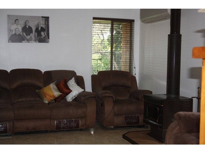 1 Club Court, Nanango QLD 4615