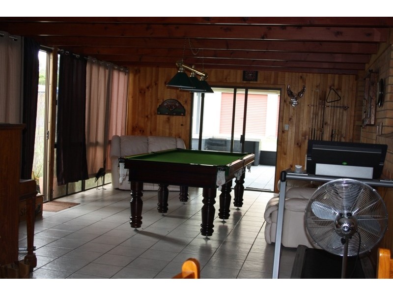 1 Club Court, Nanango QLD 4615