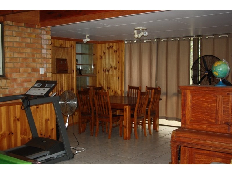 1 Club Court, Nanango QLD 4615