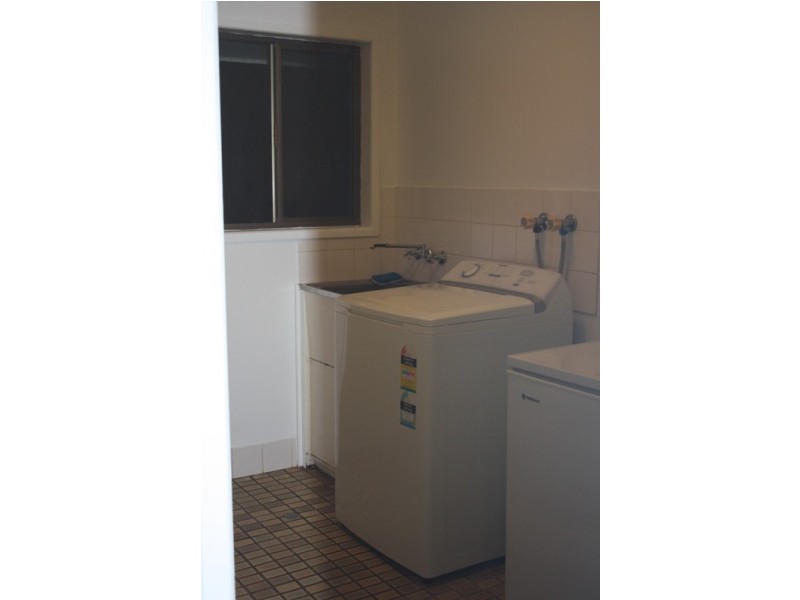1 Club Court, Nanango QLD 4615
