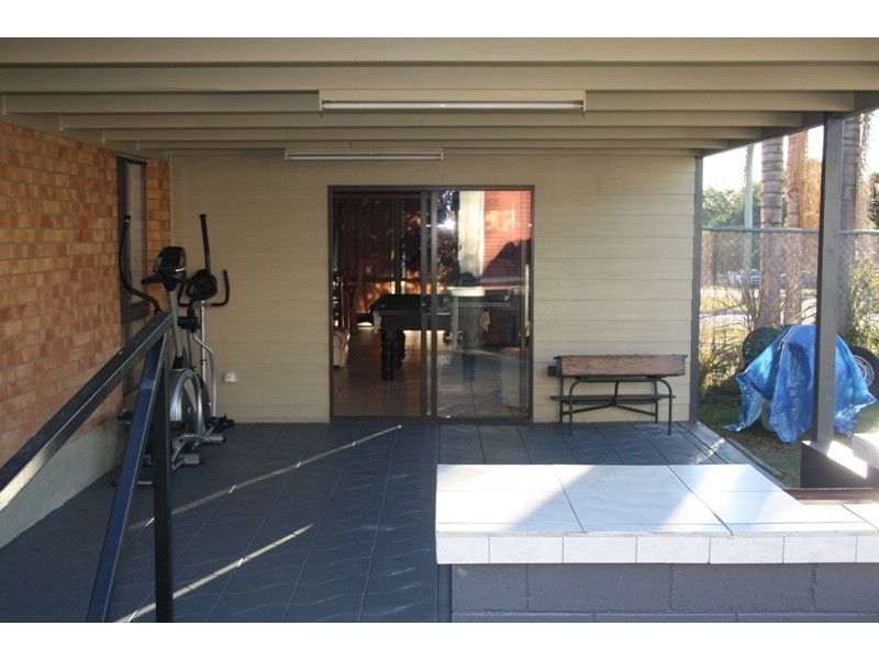 1 Club Court, Nanango QLD 4615