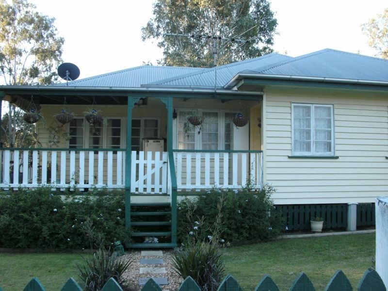 38 Silverleaf Road, Nanango QLD 4615