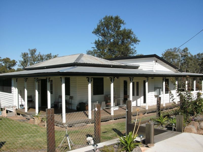 37 Arthur St West, Nanango QLD 4615
