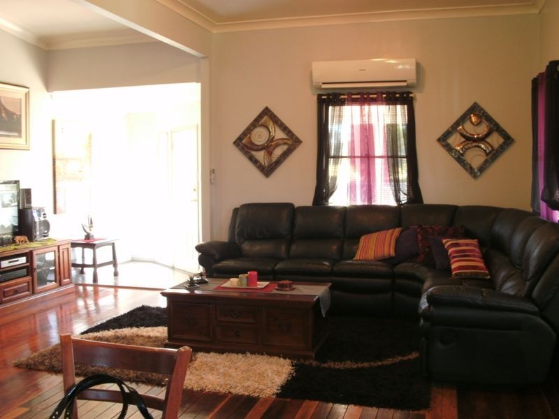 37 Arthur St West, Nanango QLD 4615