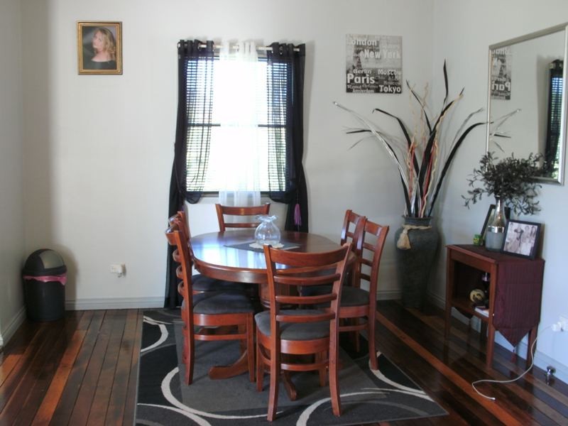 37 Arthur St West, Nanango QLD 4615