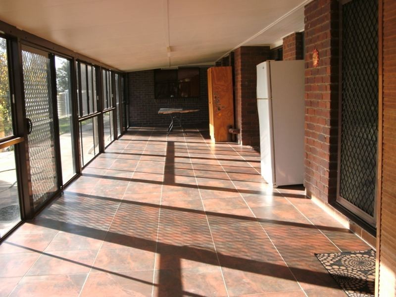 28 Kimlin Street, Nanango QLD 4615